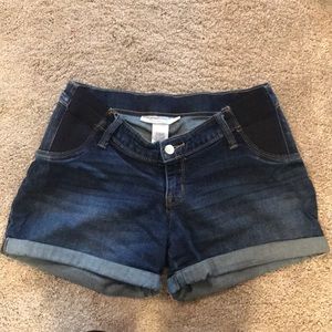 Maternity Liz Lange jean shorts with side panels